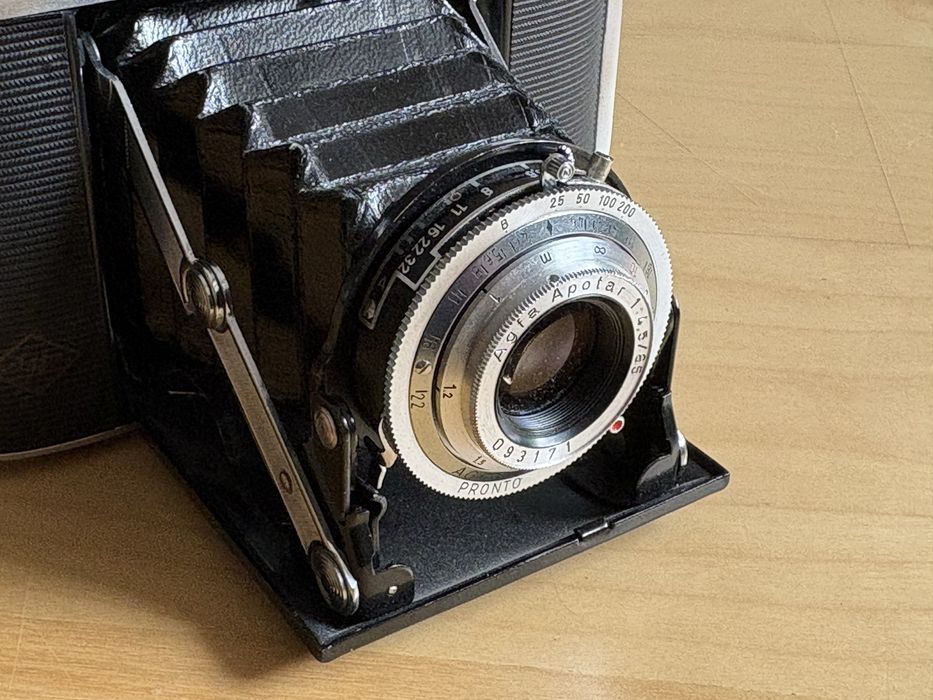 Camera foto pe film lat Agfa Isolette II