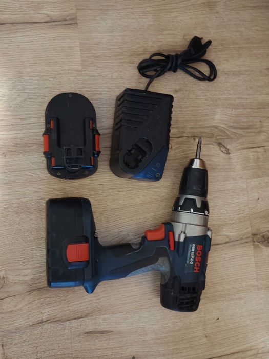 Autofiletanta si masina de gaurit BOSCH cu 2 acumulatori si incarcator