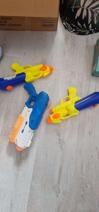 Продавам детски играчки