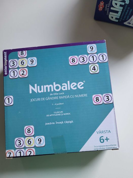 Vând lot jocuri de societate