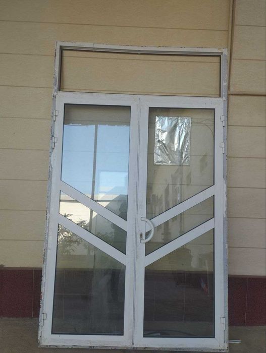 Продается алюминиевая дверь Akfa