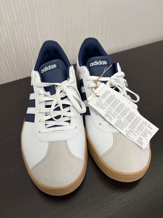 Продам НОВЫЕ кроссовки Adidas, разм 42