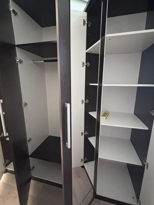 Продаю гардеробные шкафы.