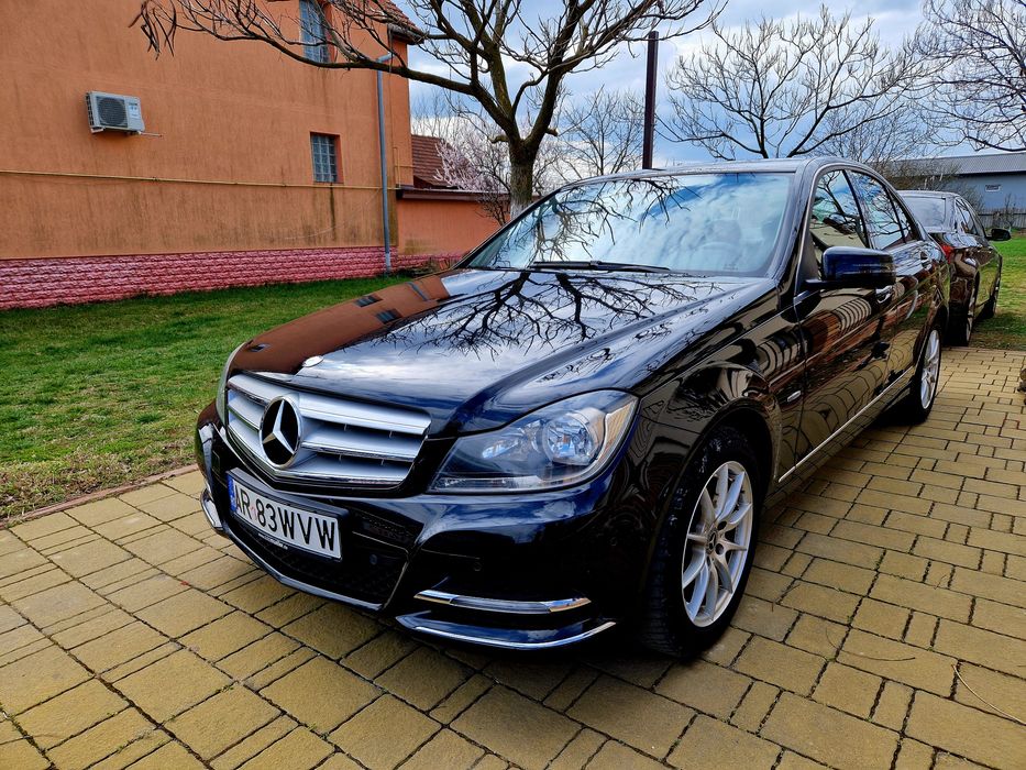 Mercedes-Benz C180
