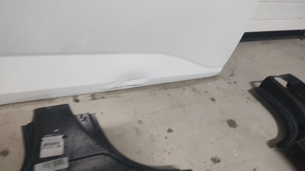 Ușa dreapta fata ,prag stânga și dreapta Logan 3