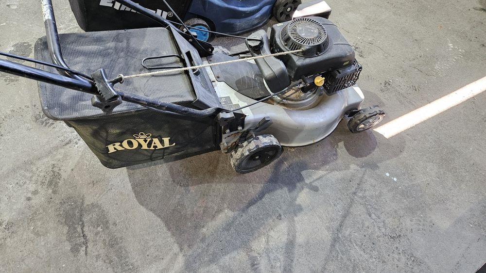 Бензинова косачка ROYALсамоходна