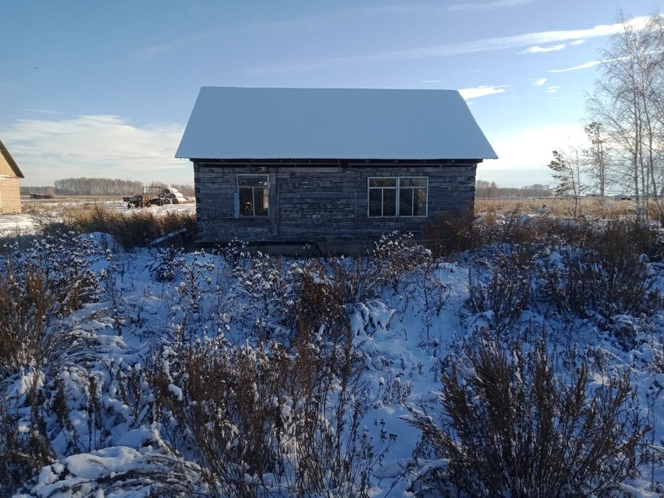 Участок с домом недостроенный