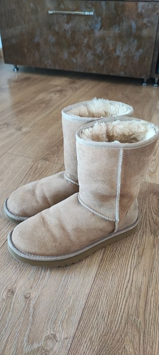 Cizme UGG mărimea 38