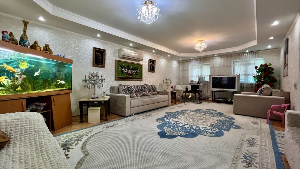 Продам двух этажный дом