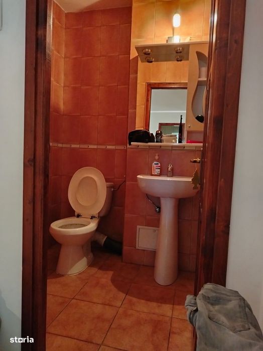 cv 177 G.Cosbuc, apartament 3 camere decomandat, parter inalt + beci