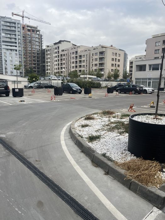 Парко място в затворен комплекс