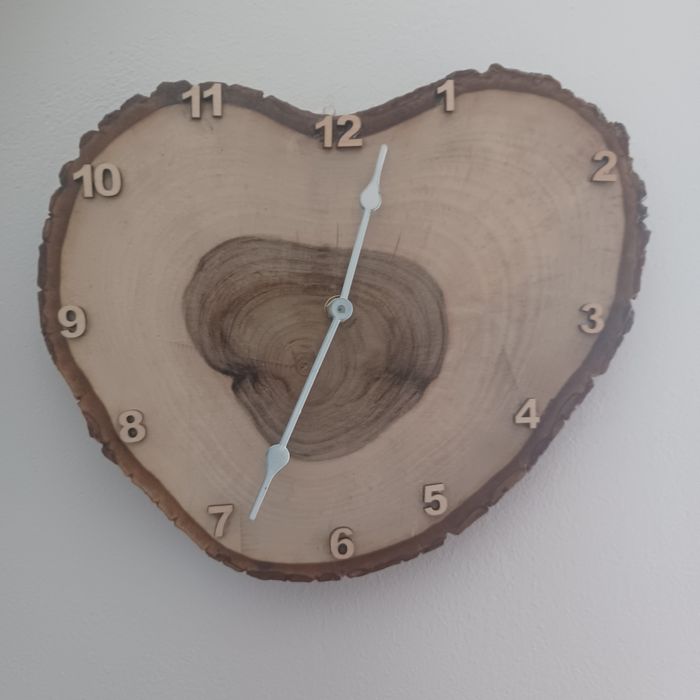 Ceas din lemn de nuc diametru 32cm