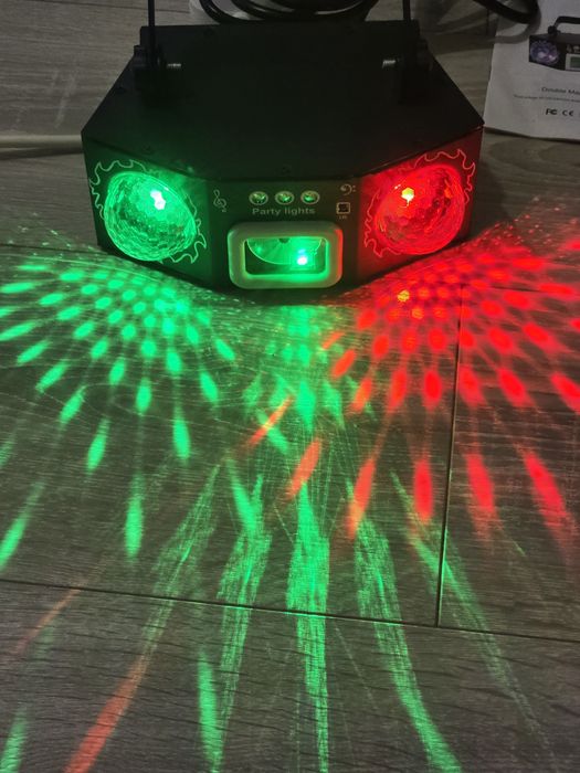 Lumină disco Vicalo cu două sfere – RGB, activată de muzică