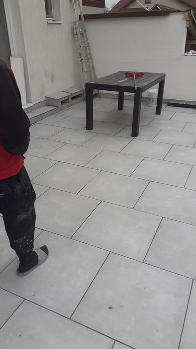 Amenajări interioare și exterioare