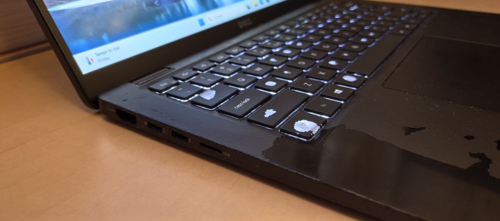 Laptop Dell Latitude 7410_i7 10610U--16GB LPDDR4X-512GB SSD_14"FHD IPS