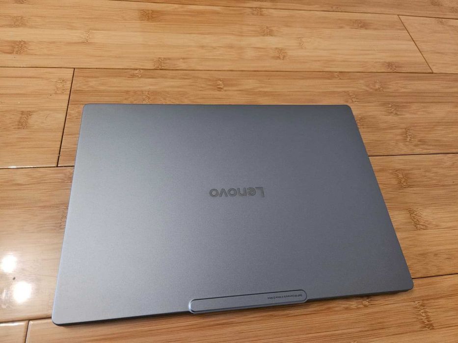 Laptop Lenovo Yoga Slim 7 Aura Edition 14" Oled 120HZ 2.8K  32GB LPDDR5x