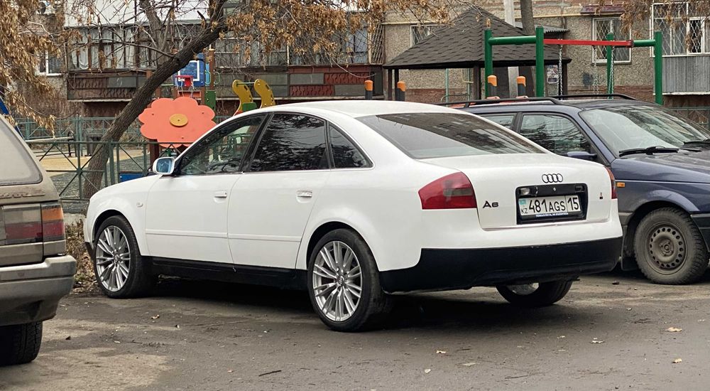 Продам AUDI A6 Механика