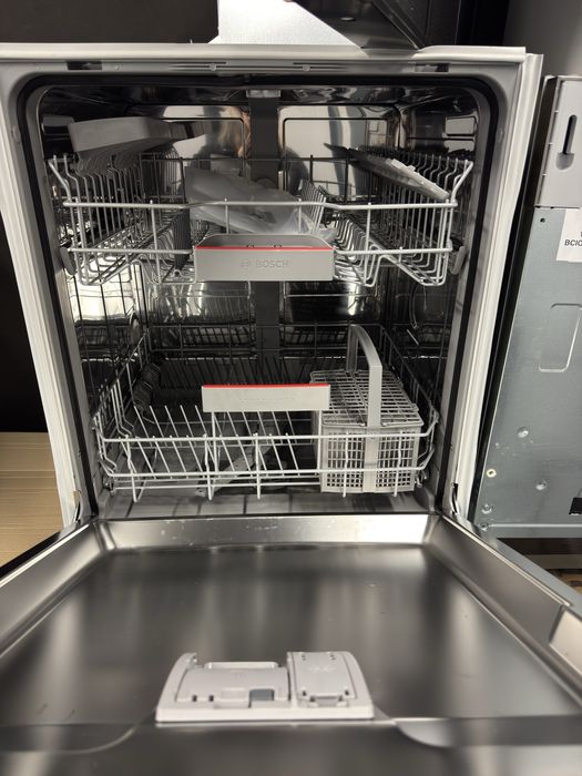 Mașină de spălat vase complet încorporabilă Bosch SMV4ETX08E