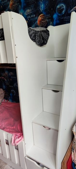 Двухъярусная кровать