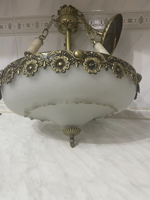 Продам люстру 3 ламповую