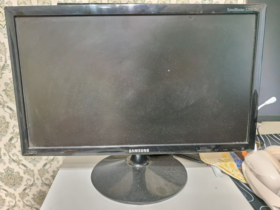мониторы 22" и 19" samsung lg