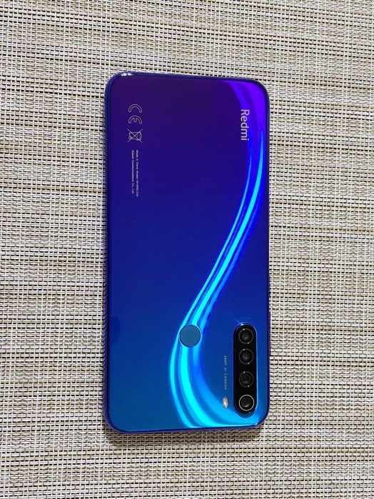 Redmi Note 8 добре запазен, с нов кейс, надеждна батерия зарядно