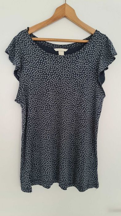 Подарявам блузи, обувки и други