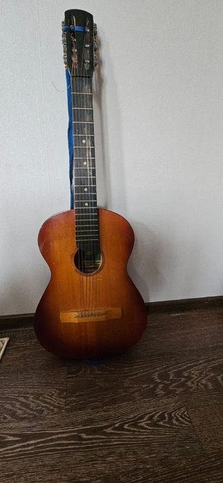 Продам  2 гитары