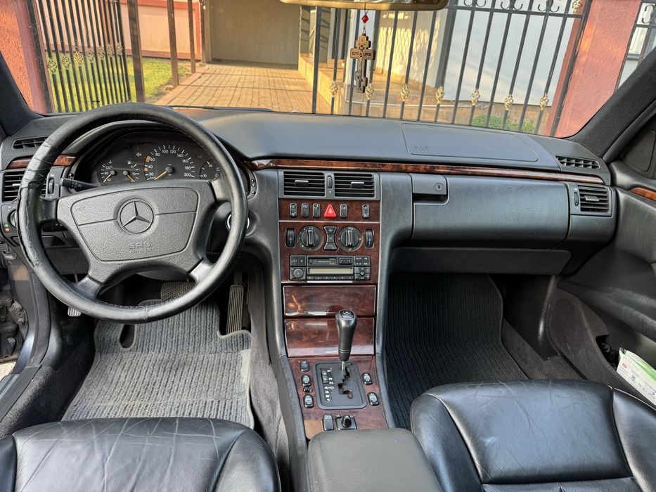 Mercedes Benz e class