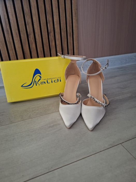 Туфли сатылады 35/36 размер