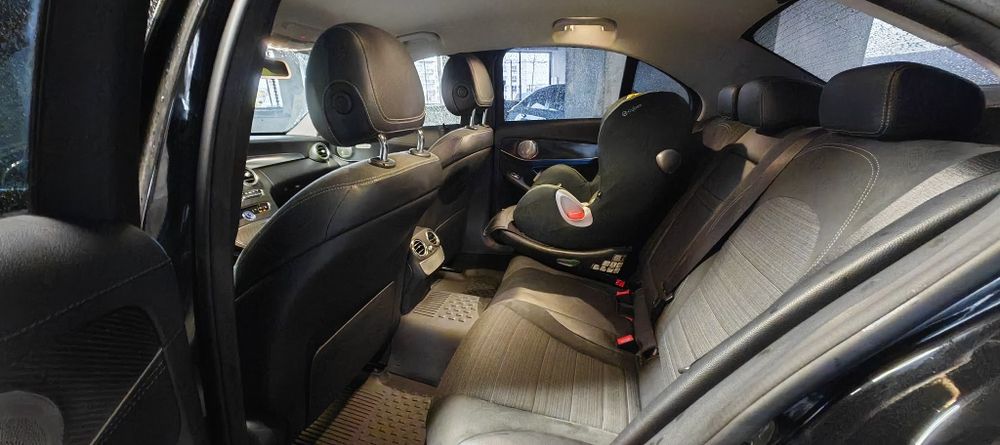 Se vinde Mercedes-Benz C 200 Bluetec, 2015.