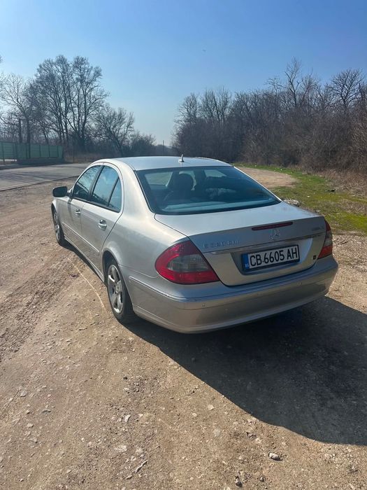 Автомобил мерцедес