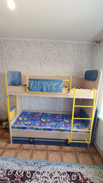 Двухярусный кровать