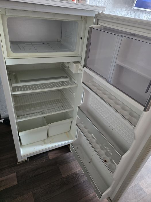 Продам холодильник