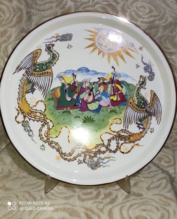 Большие красивые интерьерные блюда