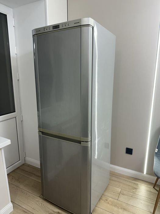 Продам холодильник рабочий