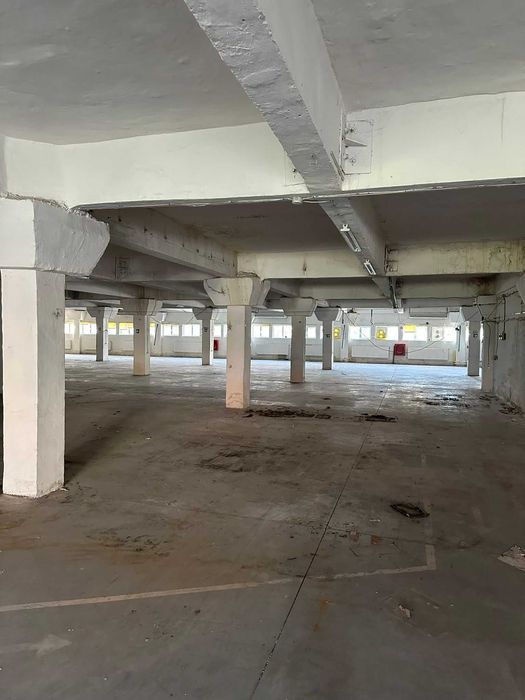 De inchiriat spatiu 1300 mp + teren 4700 mp langa liceul Danubius