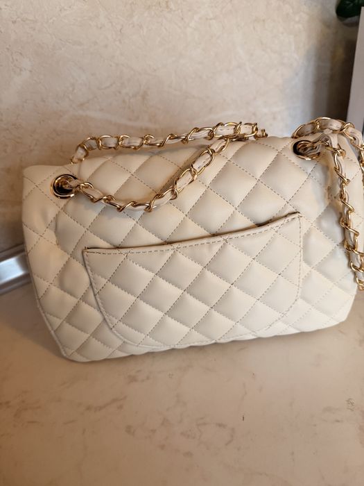 Дамска чанта Chanel Classic среден размер екрю