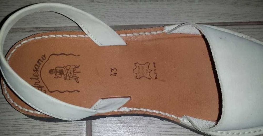 Sandale crem,mar.43.