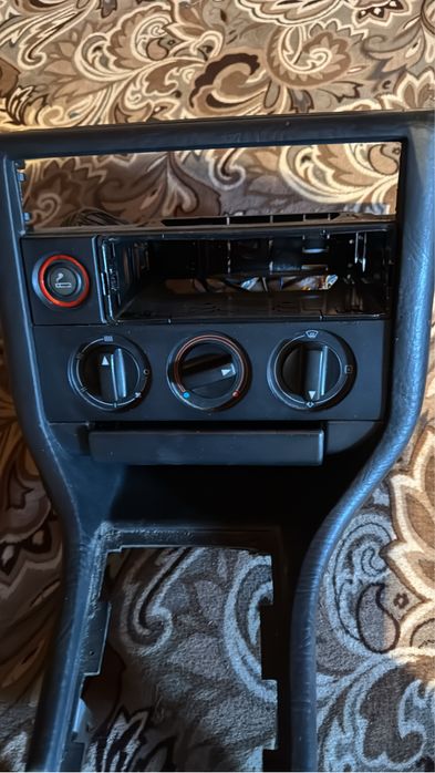 Авторазбор Ауди 100 с3 2,3 на разбор