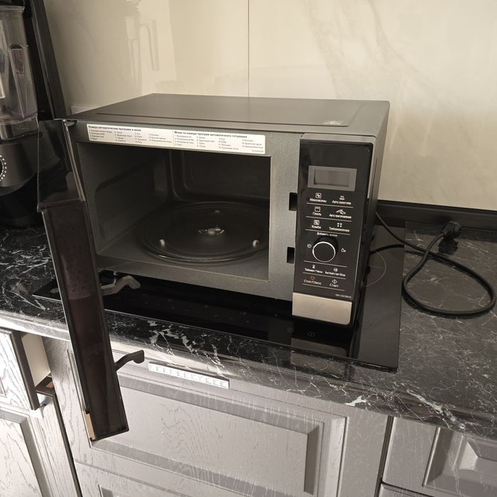 Микроволновка Рanasonic инвертор + гриль NN-GD38HS