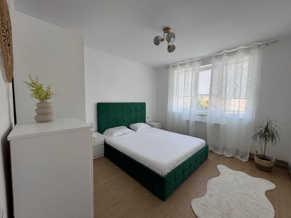 Apartament 2 camere, centru Onești, renovat, vedere panoramică