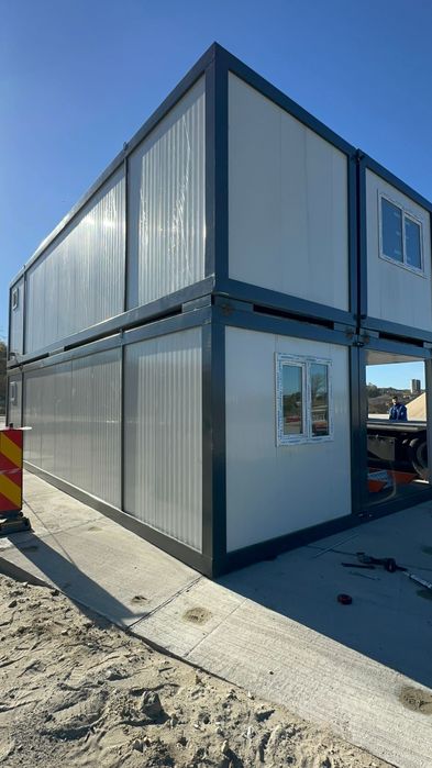 Containere de vanzare