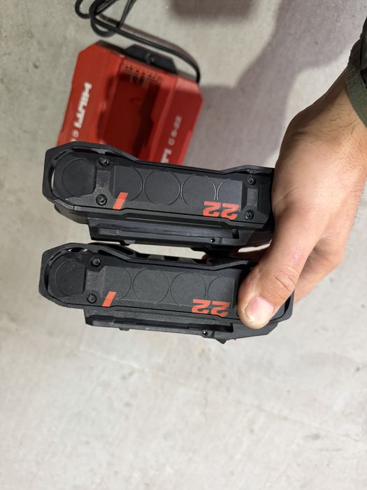 Hilti B 22-85 + Hilti C6-22 батерии и зарядно