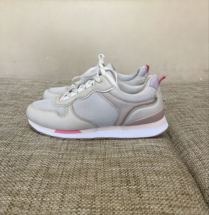 Шикарные кроссовки 36’5/37