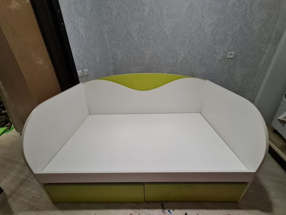 Продам детскую кровать.