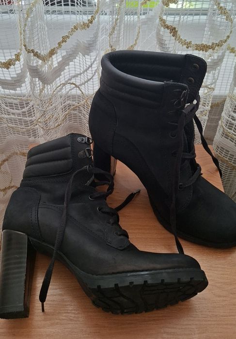 Дамски зимни боти
