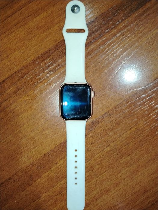 Apple Watch SE прдам