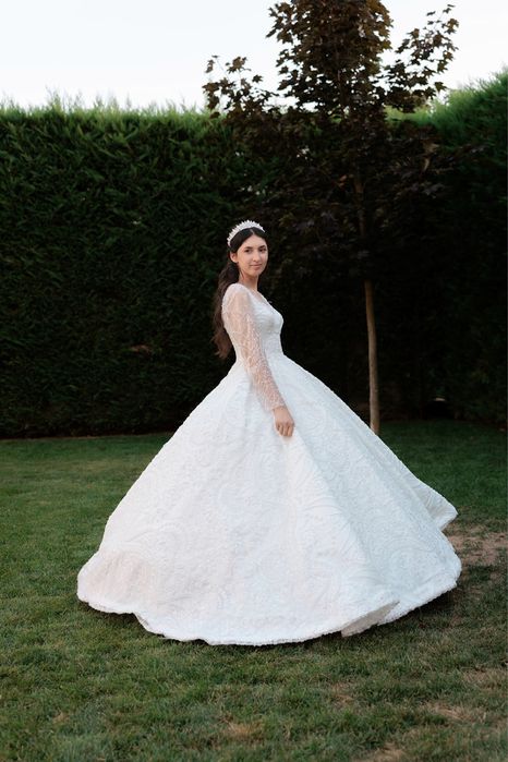 Rochie de mireasa superba