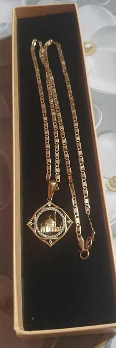 Цепочка    золотая.